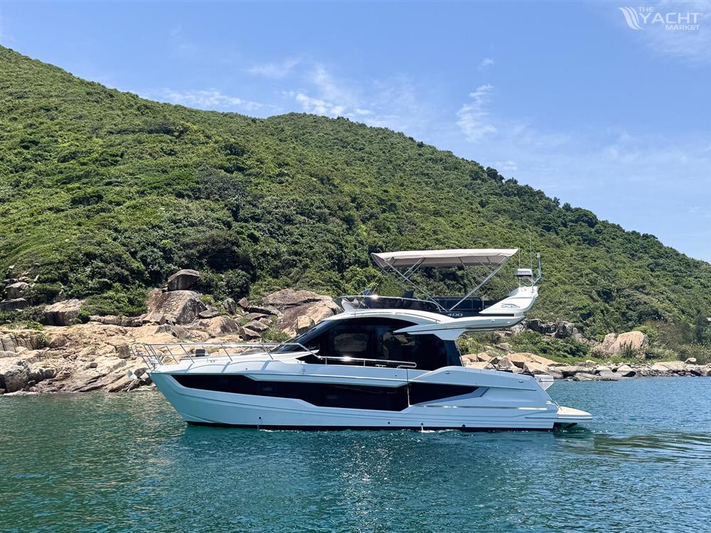 Galeon 400 Fly