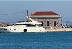 FERRETTI YACHTS 720