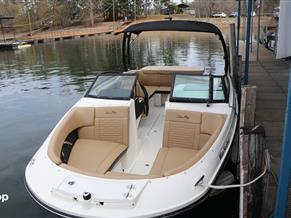 Sea Ray SPX 230