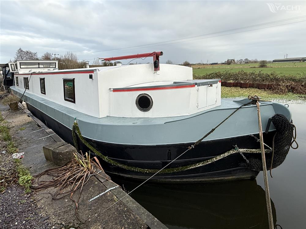 R &amp; D Fabrications 57ft by 12ft Widebeam Cruiser