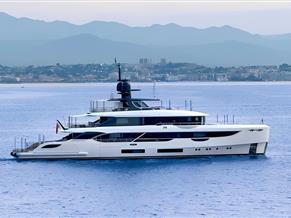 Benetti Oasis 40M