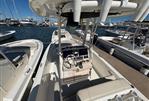 Boston Whaler 220 DAUNTLESS - 2025 Boston Whaler 220 DAUNTLESS - Photo #2
