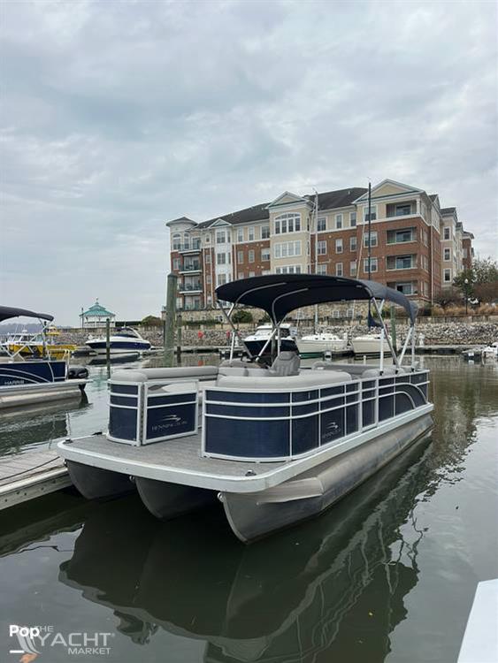 Bennington S22 - 2024 Bennington S22 - Photo #1