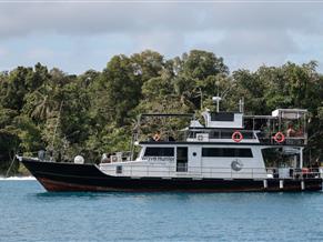 Cruise Indonesia Wooden Hull