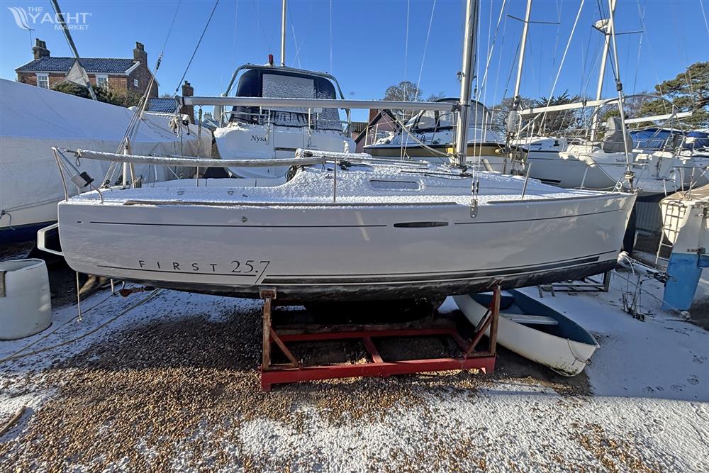 Beneteau First 25.7