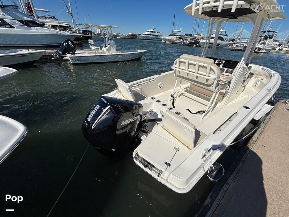 Boston Whaler 220 DAUNTLESS - 2025 Boston Whaler 220 DAUNTLESS - Photo #1