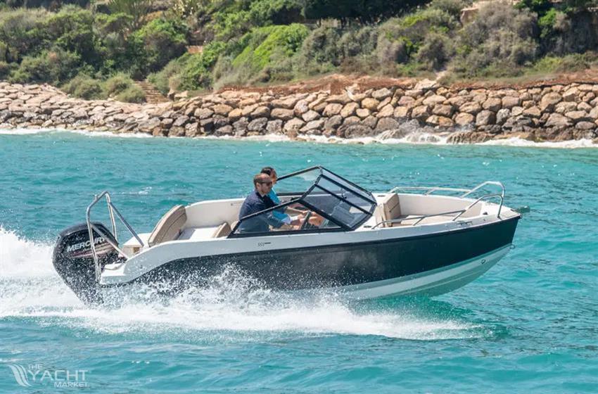 Quicksilver Activ 555 Bowrider