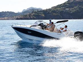 Quicksilver Activ 755 Sundeck