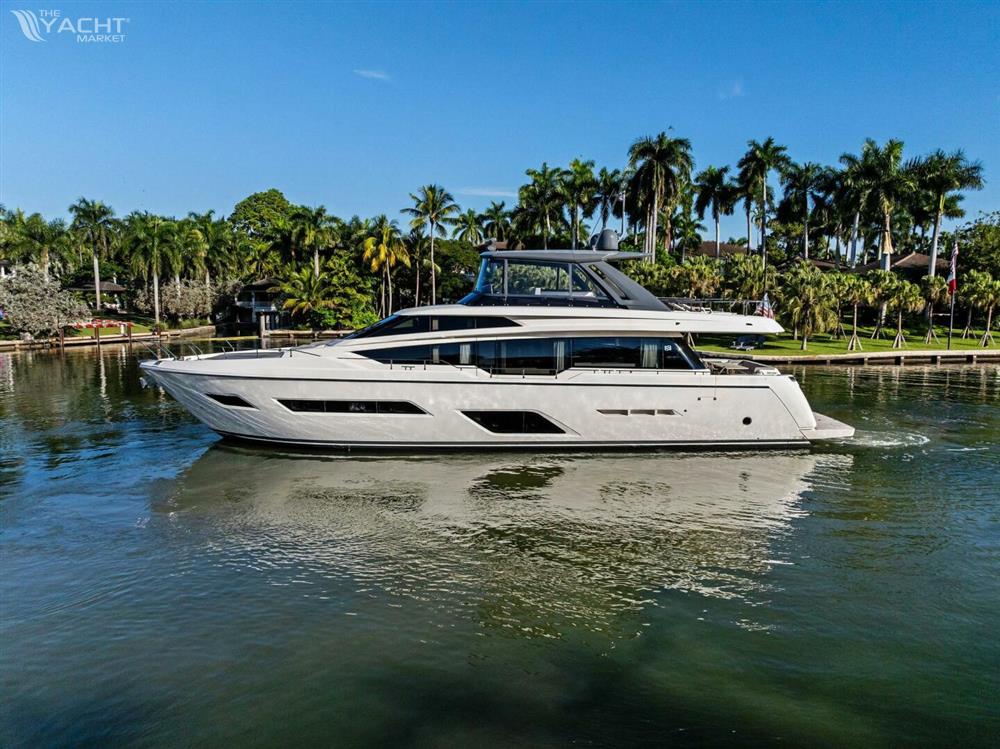 Ferretti Yachts 780