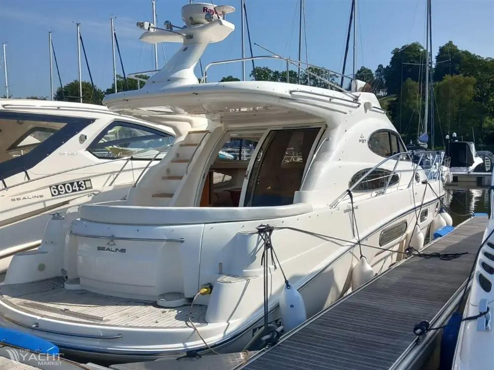 Sealine F37