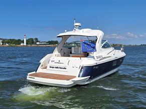 Cruisers Yachts 420 Express