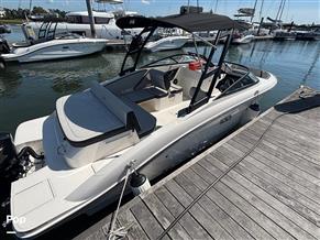 Sea Ray SPX 210