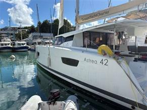 FOUNTAINE PAJOT ASTREA 42