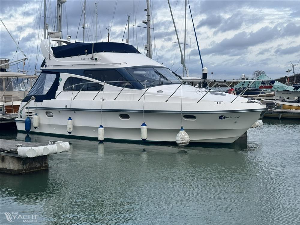 Birchwood 330 Challenger Flybridge