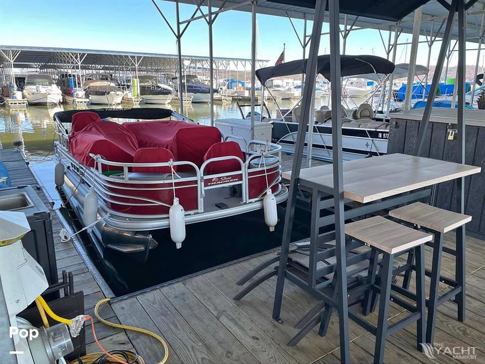 Sun Tracker Fishin' Barge 20 DLX - 2022 Sun Tracker Fishin' Barge 20 DLX - Photo #1