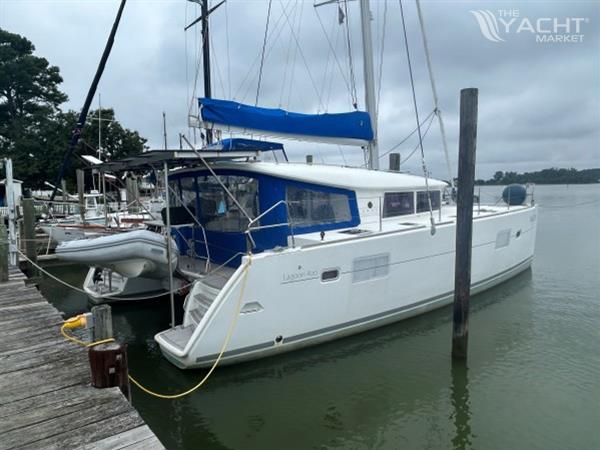 LAGOON Lagoon 400