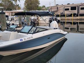 Sea Ray SPX 210