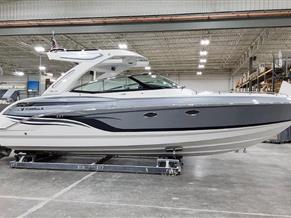 Formula 330 Crossover Bowrider