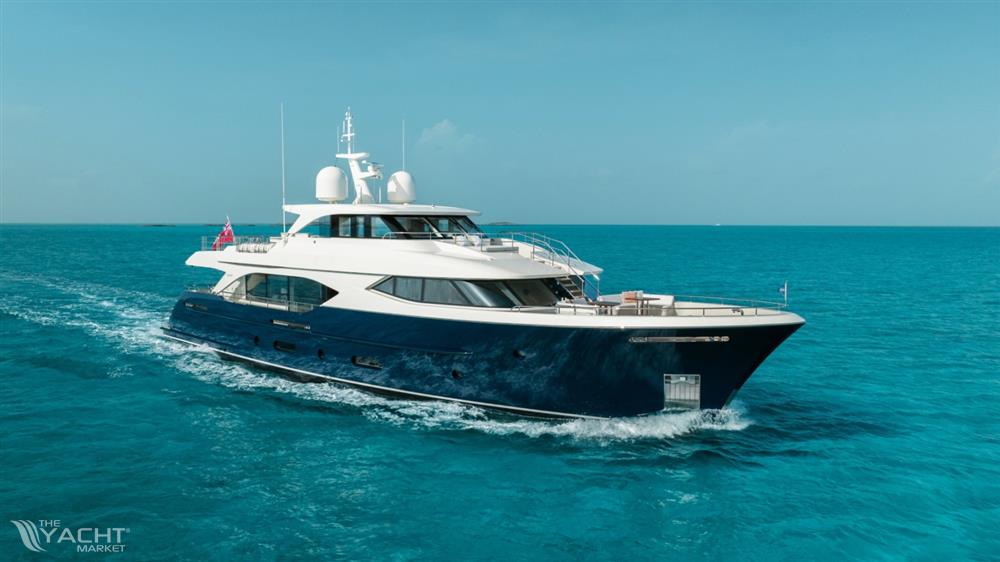 Moonen 110 Mustique - Moonen 110 Mustique (2023)