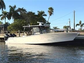 Sportsman Open 352 Center Console