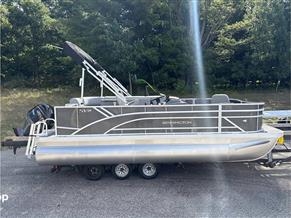 Bennington 188 SVS Fish