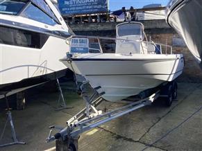 Boston Whaler 210 Outrage