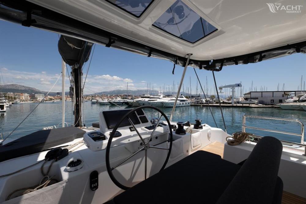 Lagoon 51