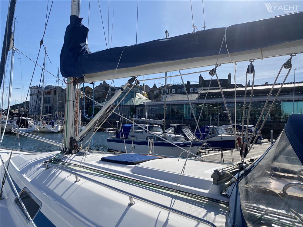 2002 Bavaria 37