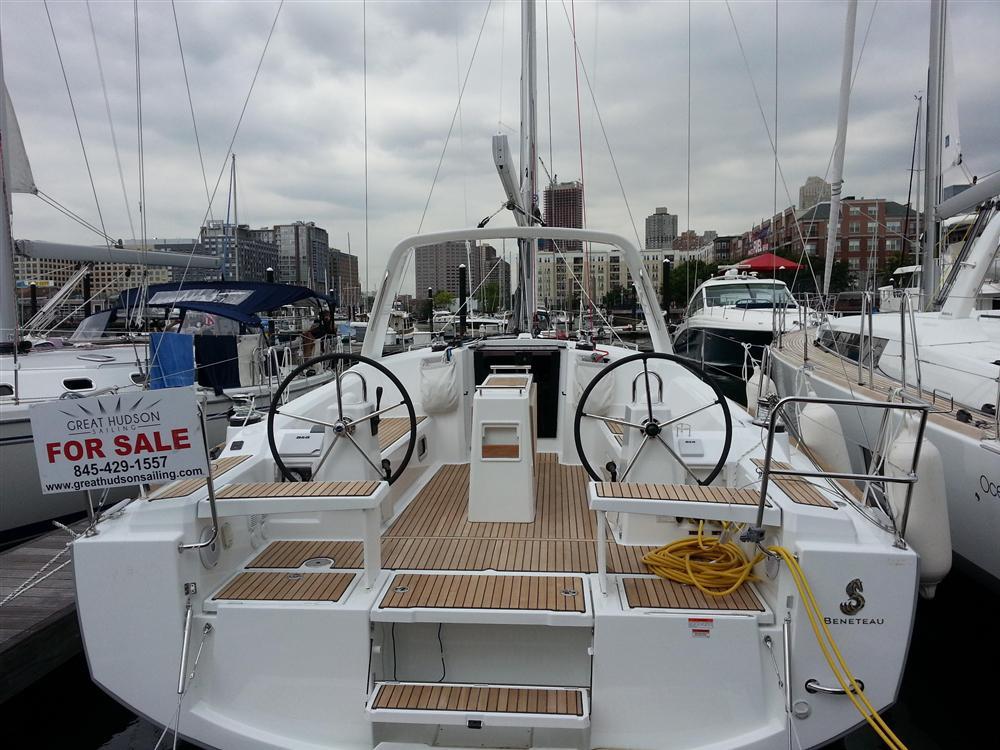 Beneteau Oceanis 38 - Photo 0