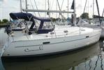 Beneteau 331 - Beneteau 331 starboard side