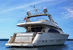 Dominator 86 - Vellmari charter at anchor