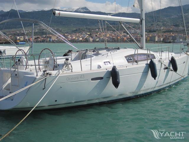 Beneteau Oceanis 43 - Photo 0